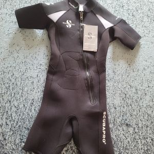 Ladies s scubaPro 3ml shorty wetsuit black and silver